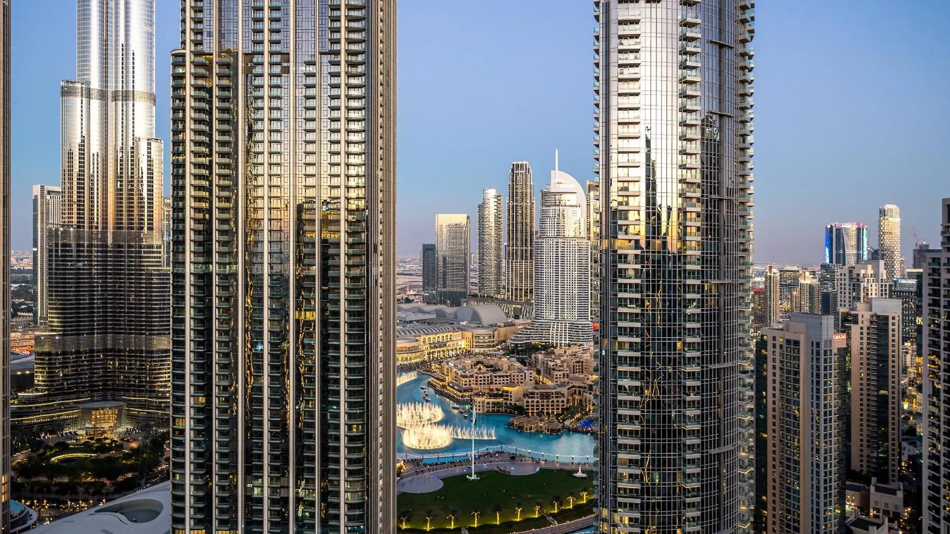 Sky-High Central Dubai Gem: Burj Khalifa & Fountain View Apartment