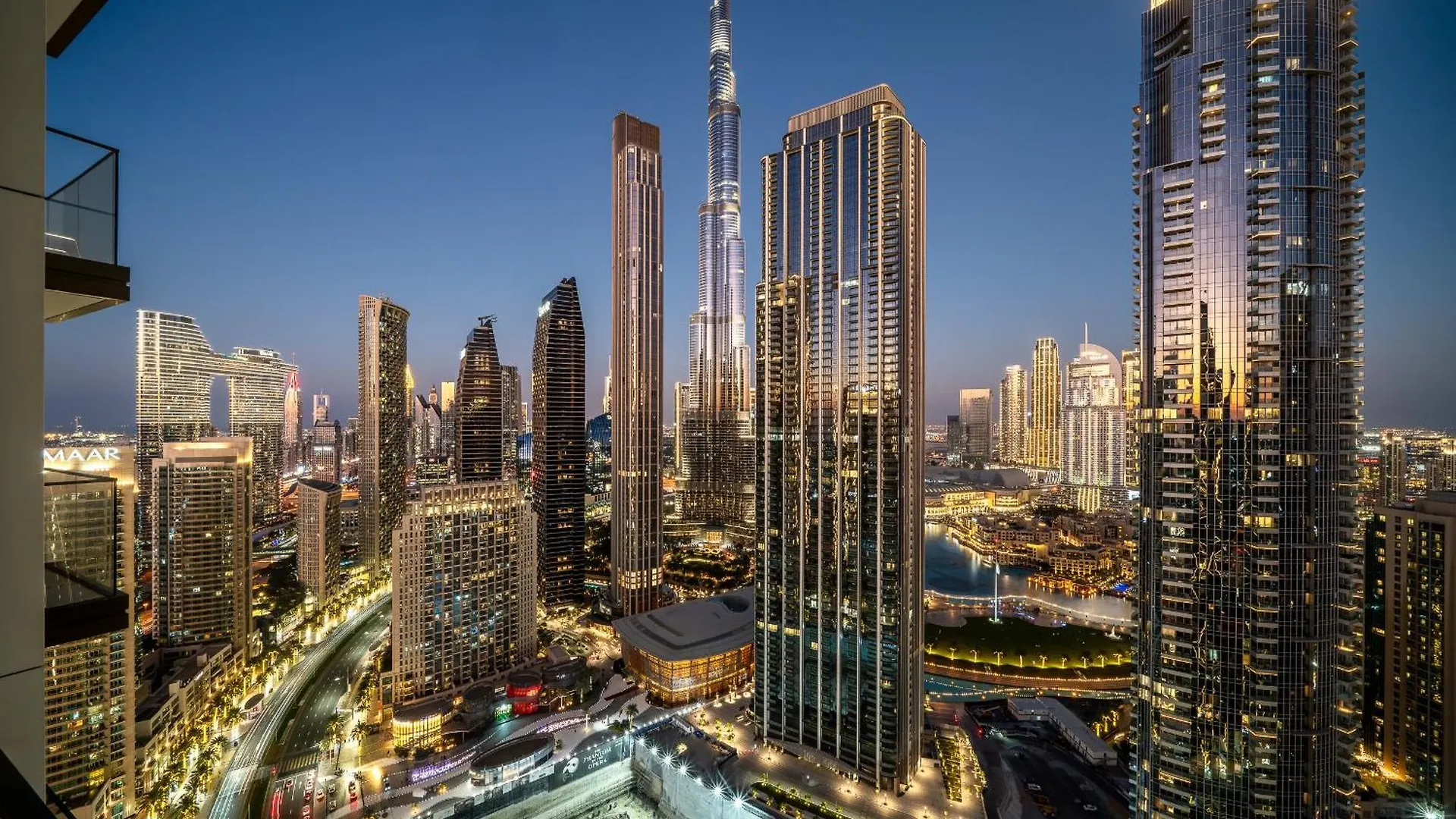 Sky-High Central Dubai Gem: Burj Khalifa & Fountain View الإمارات العربية المتحدة