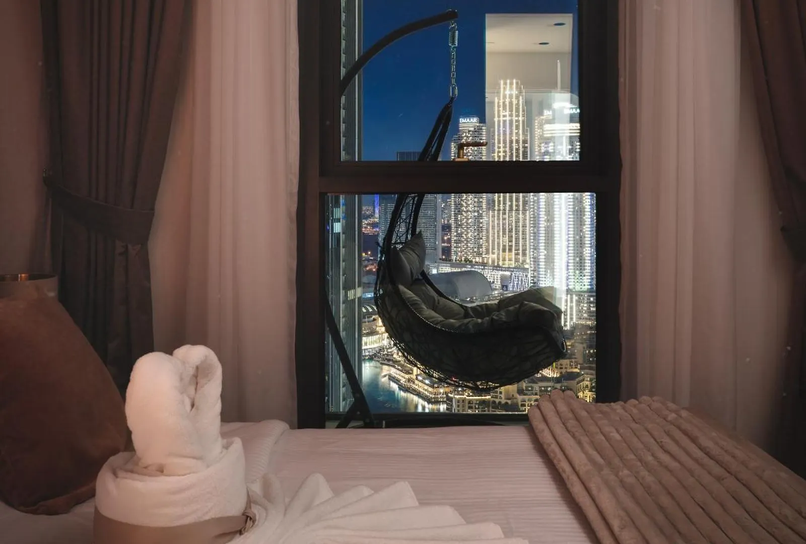 Sky-High Central Dubai Gem: Burj Khalifa & Fountain View 0*,  الإمارات العربية المتحدة